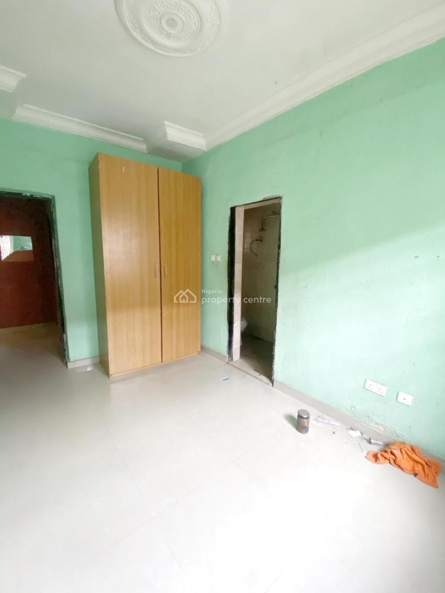 Well Maintained 2 Bedrooms Apartment, Olowora, Omole Phase 2, Ikeja, Lagos, Flat / Apartment for Rent