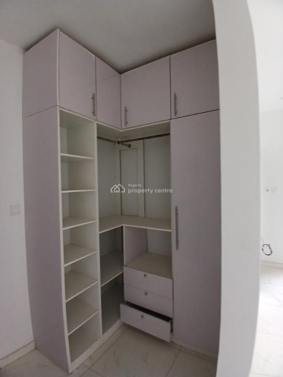 Serviced 3 Bedroom En-suite Flat with an Enclosws Fitted Kitchen, Cook, Ikate, Lekki, Lagos, Flat / Apartment for Rent