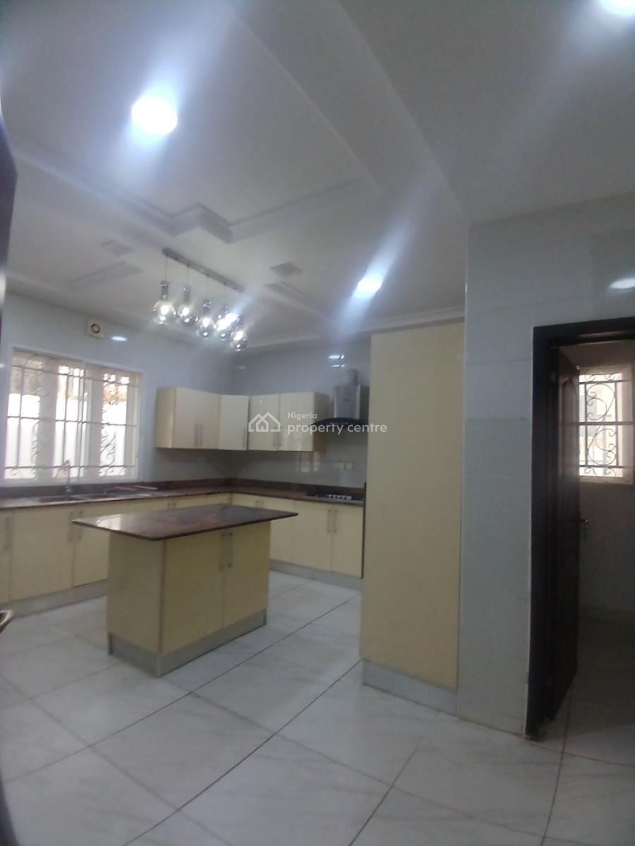 Well Renovated, 4 Bedroom Detached Duplex with 2room Bq, Guzape District Abuja Diplomatic, Guzape District, Abuja, Detached Duplex for Rent