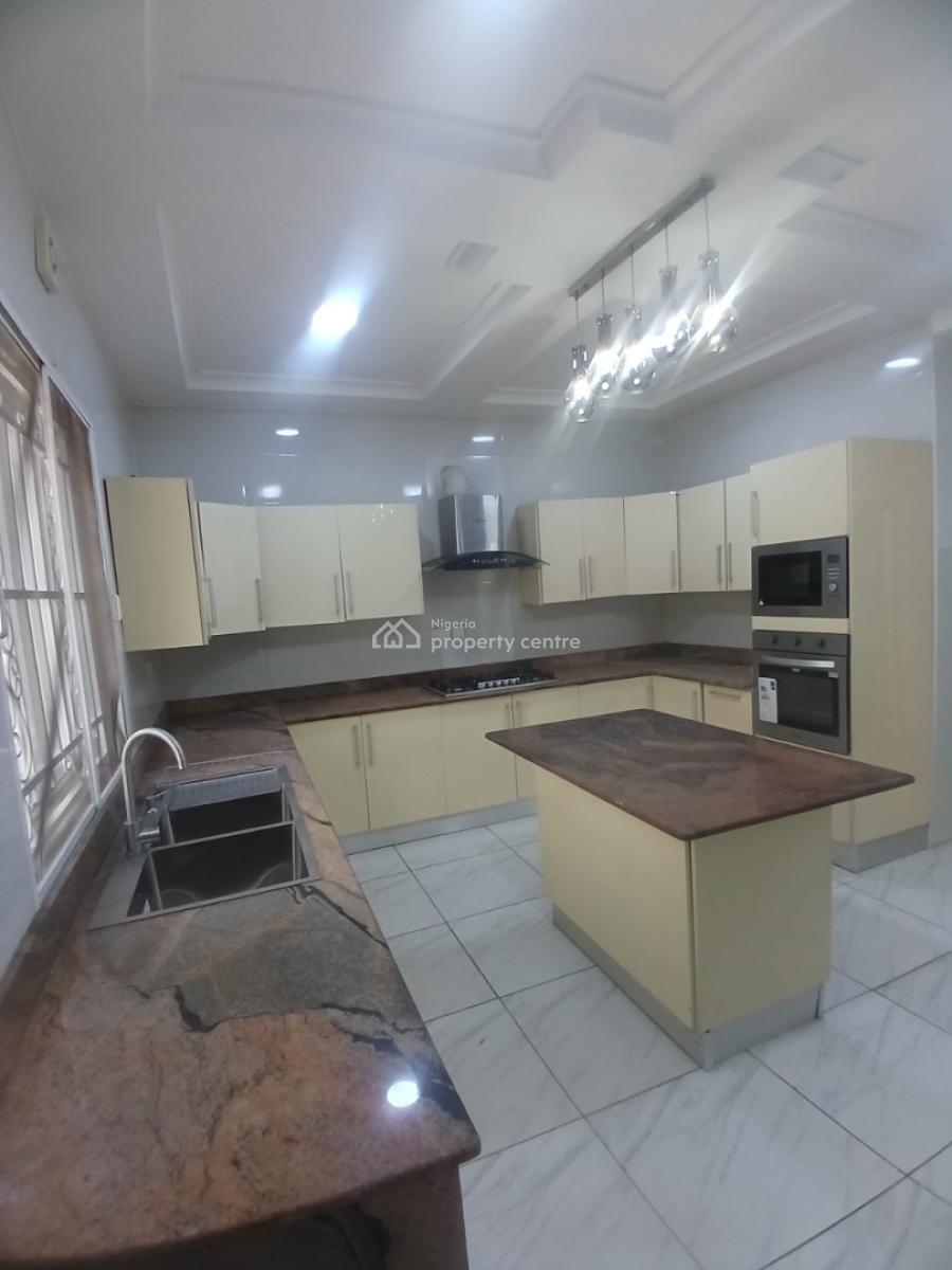 Well Renovated, 4 Bedroom Detached Duplex with 2room Bq, Guzape District Abuja Diplomatic, Guzape District, Abuja, Detached Duplex for Rent