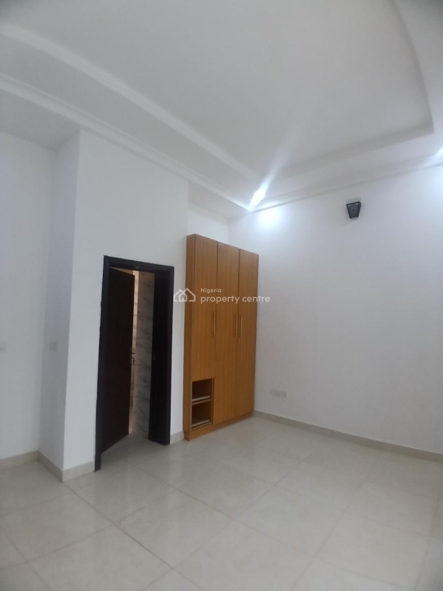 Well Renovated, 4 Bedroom Detached Duplex with 2room Bq, Guzape District Abuja Diplomatic, Guzape District, Abuja, Detached Duplex for Rent