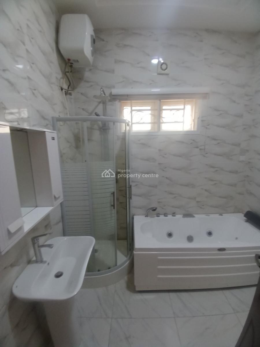 Well Renovated, 4 Bedroom Detached Duplex with 2room Bq, Guzape District Abuja Diplomatic, Guzape District, Abuja, Detached Duplex for Rent