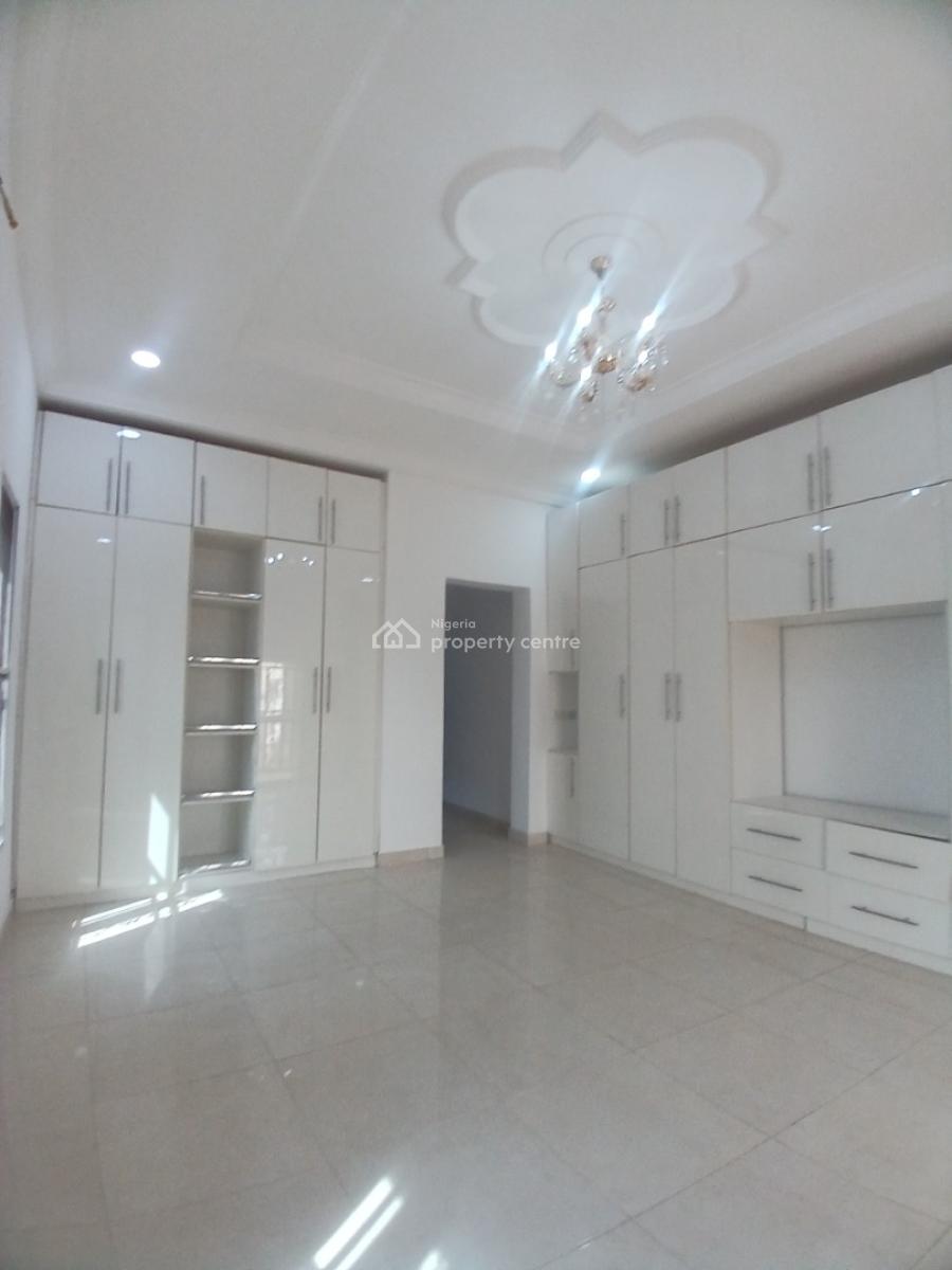 Well Renovated, 4 Bedroom Detached Duplex with 2room Bq, Guzape District Abuja Diplomatic, Guzape District, Abuja, Detached Duplex for Rent