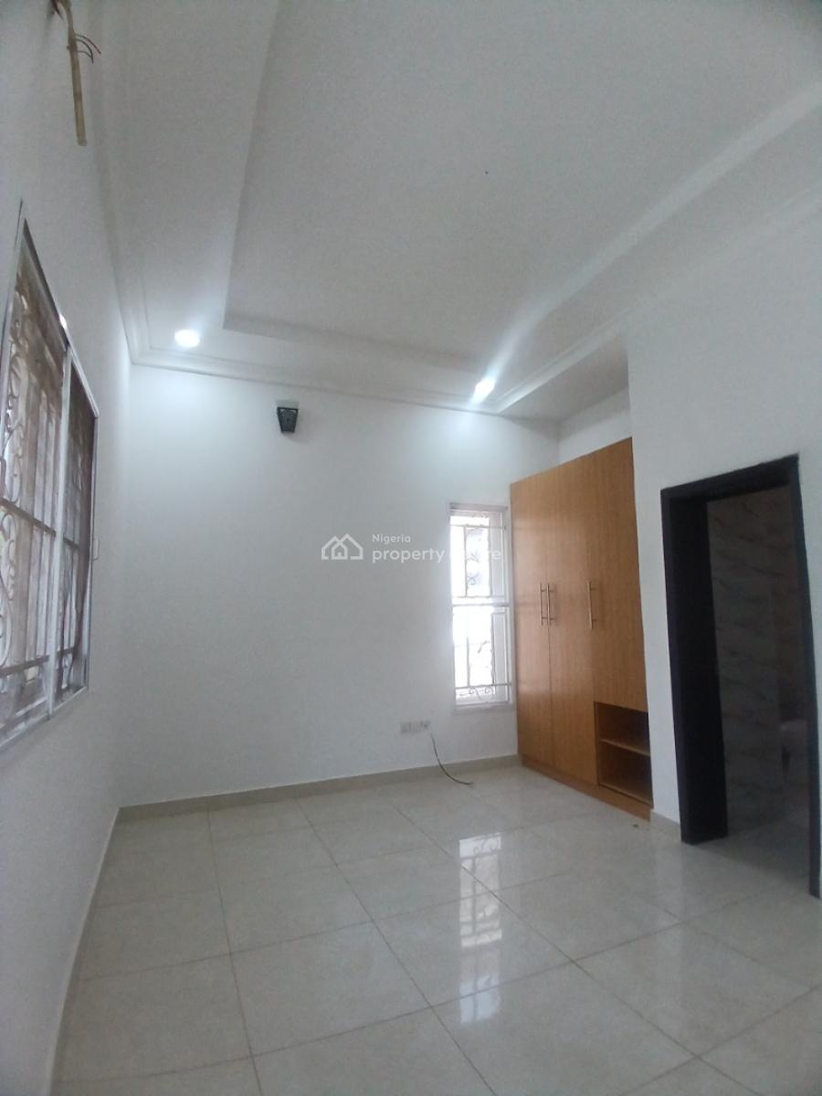 Well Renovated, 4 Bedroom Detached Duplex with 2room Bq, Guzape District Abuja Diplomatic, Guzape District, Abuja, Detached Duplex for Rent