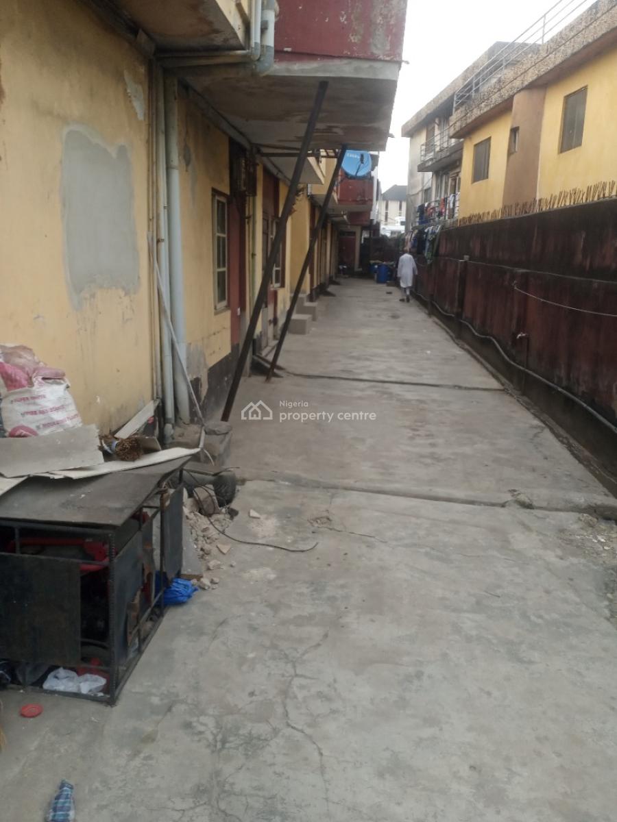2 Bedroom, Brown Rd, Aguda, Surulere, Lagos, Flat / Apartment for Rent