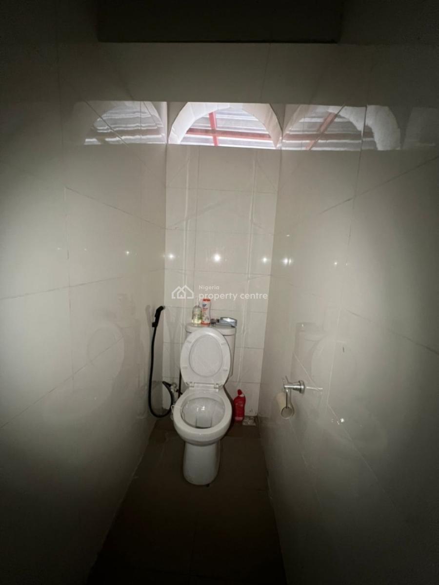 Office/ Shop Space with Outward Display (downstairs), Phase 1, Lekki, Lagos, Shop for Rent