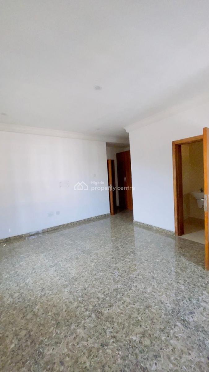 Luxurious 3 Bedroom Flat with Bq, Lekki Phase 1, Lekki, Lagos, Flat / Apartment for Rent