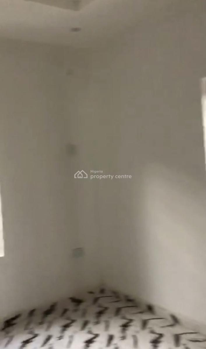 Standard 2 Bedroom Apartment, Along Ajuwon Akute Road, Ojodu, Lagos, Flat / Apartment for Rent