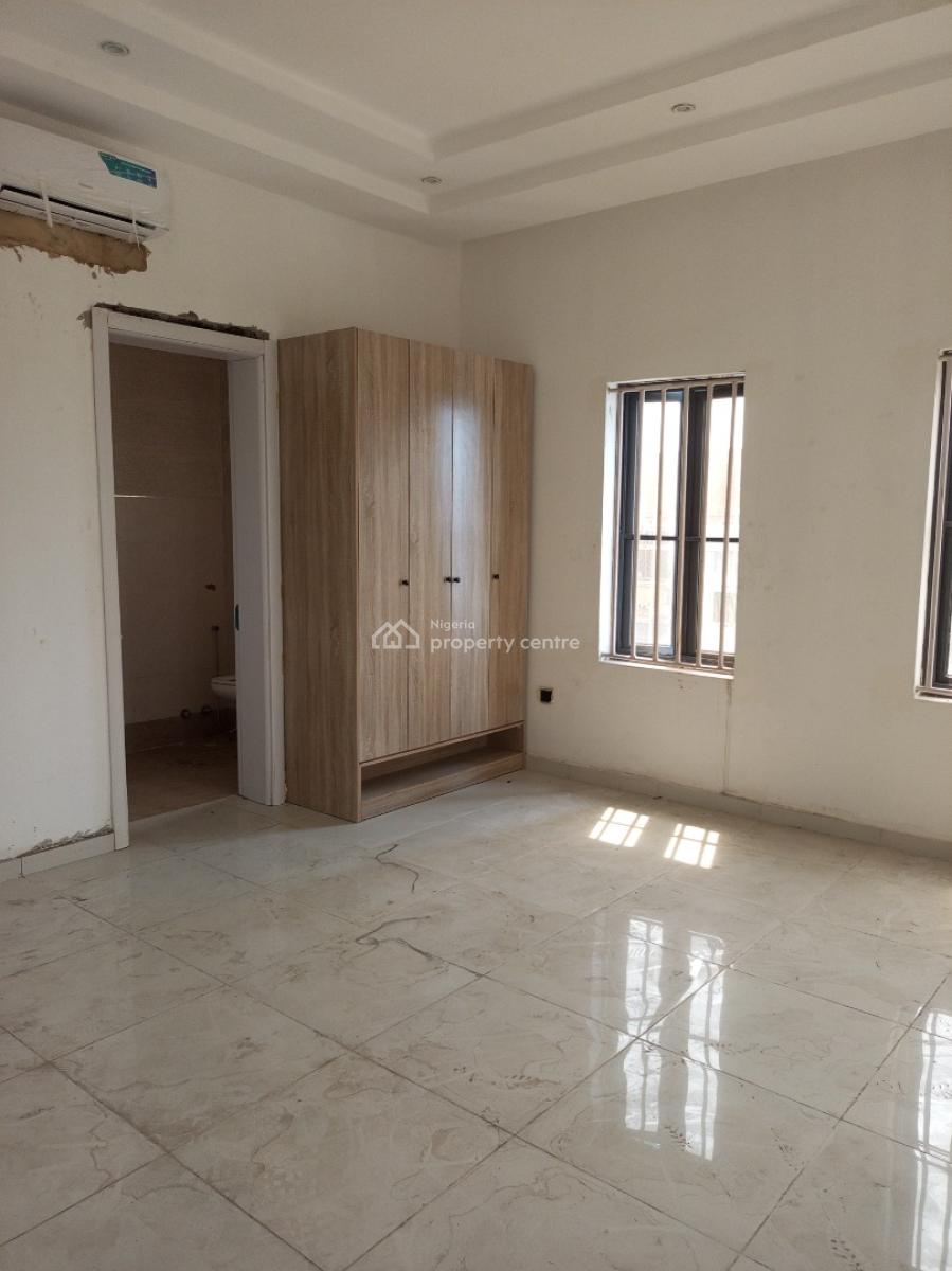 New 3bedroom Up with Pool Gym Elevator 24hours Light, Right Hand Side, Lekki Phase 1, Lekki, Lagos, Flat / Apartment for Rent