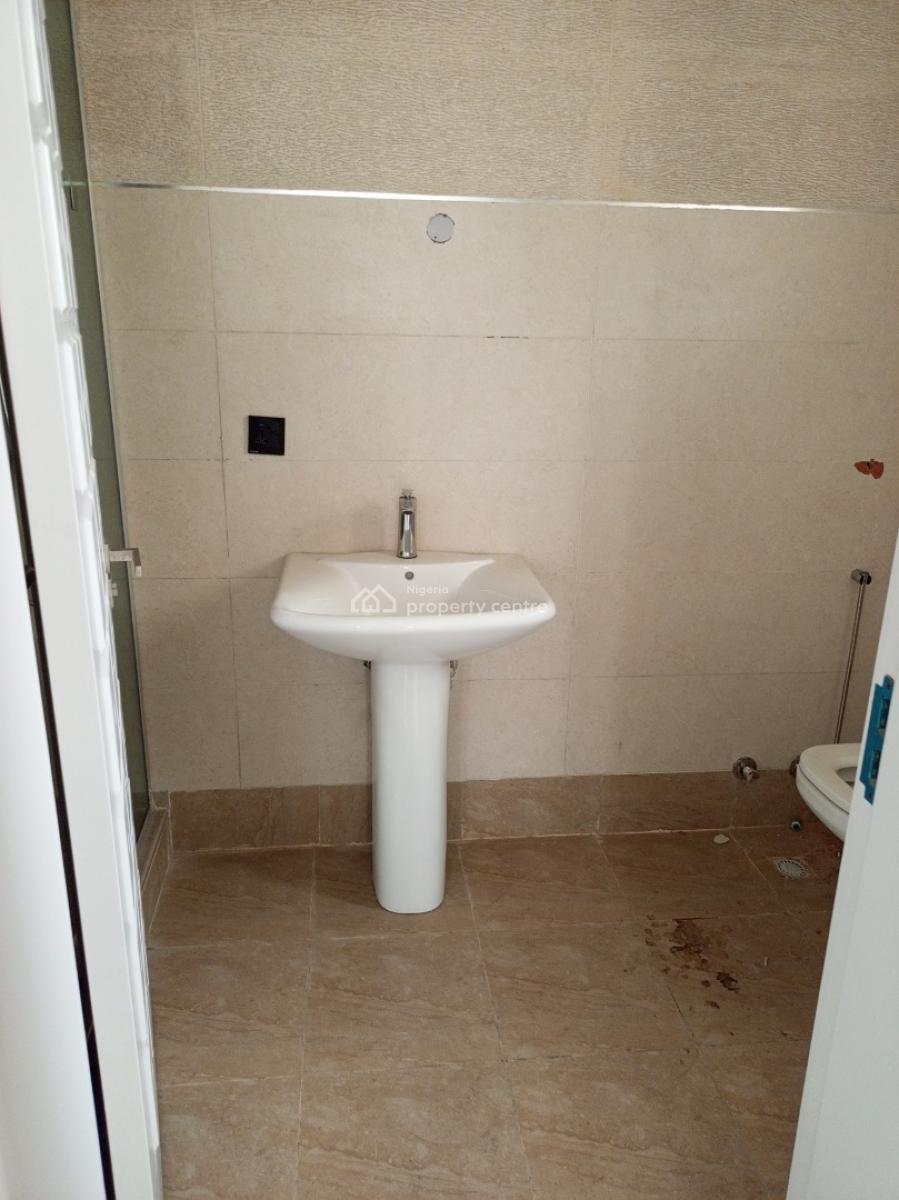 New 3bedroom Up with Pool Gym Elevator 24hours Light, Right Hand Side, Lekki Phase 1, Lekki, Lagos, Flat / Apartment for Rent