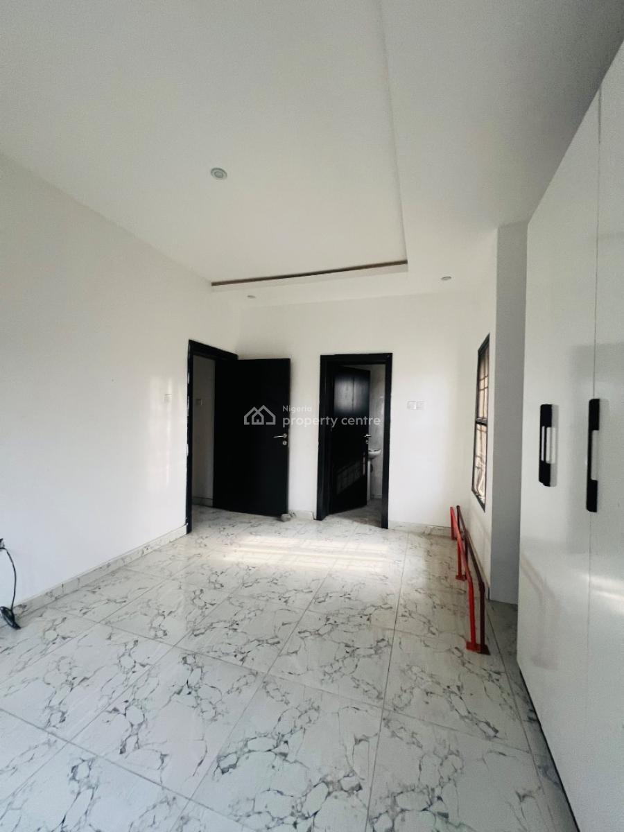 Well Built 3 Bedroom Apartment, Orchid Road, Lekki, Lagos, Flat / Apartment for Rent