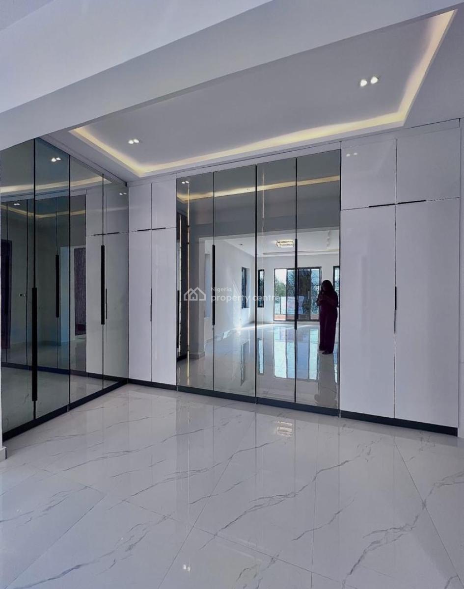 5 Bedroom Fully Detached Home with Pool & Bq, Lekki Phase 1, Lekki, Lagos, Detached Duplex for Sale