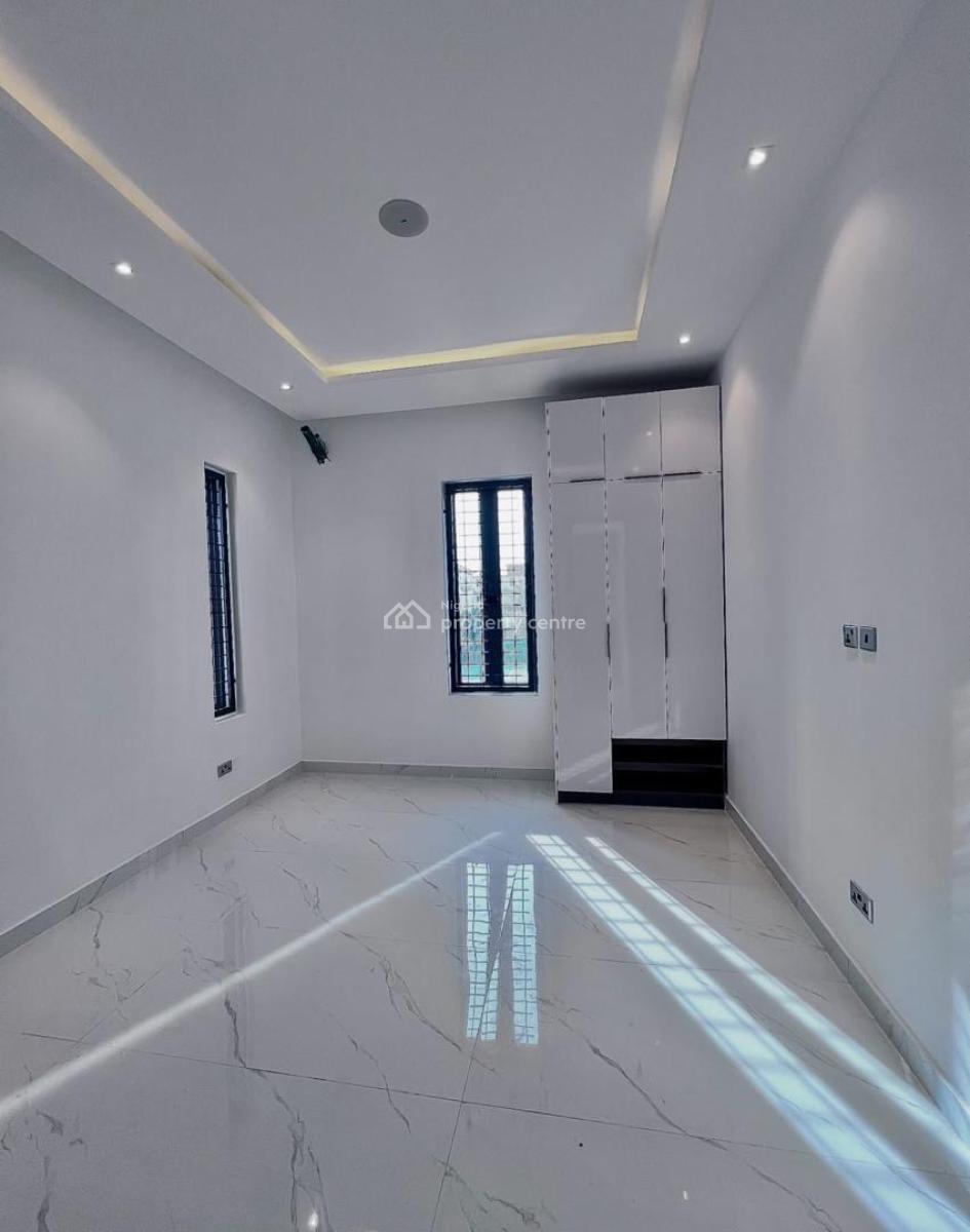 5 Bedroom Fully Detached Home with Pool & Bq, Lekki Phase 1, Lekki, Lagos, Detached Duplex for Sale