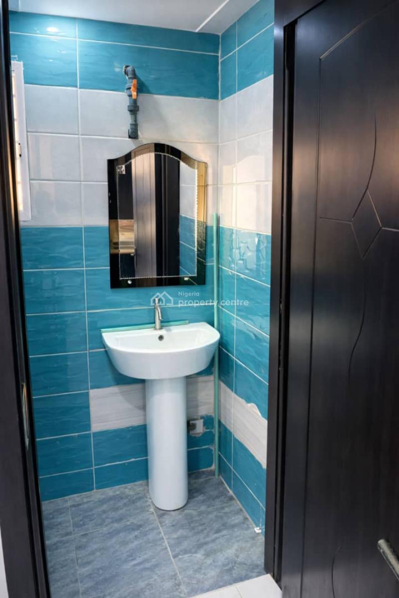 Luxury 6 Units of 3 Bedroom Apartment with a Room Bq, Lekki Phase 1, Lekki, Lagos, Flat / Apartment for Rent