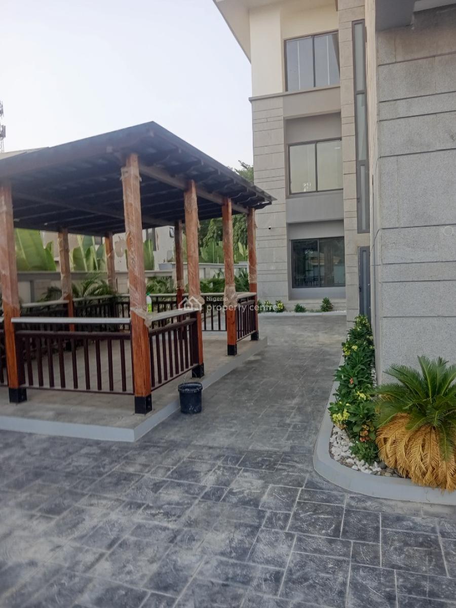 Distress 7bedroom Mansion Swimming , Gazebo,bush Bar&gym House., Maitama Main, Maitama District, Abuja, Detached Duplex for Sale