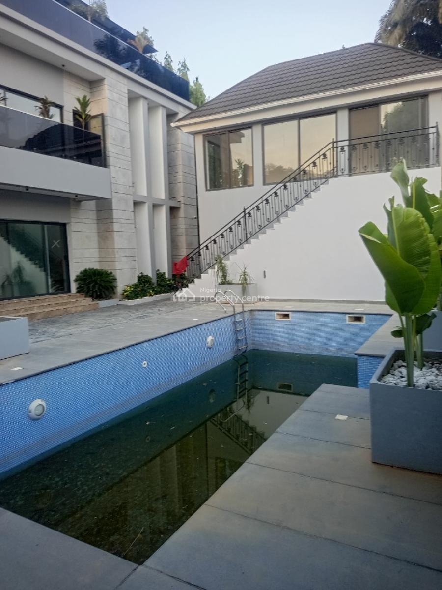 Distress 7bedroom Mansion Swimming , Gazebo,bush Bar&gym House., Maitama Main, Maitama District, Abuja, Detached Duplex for Sale