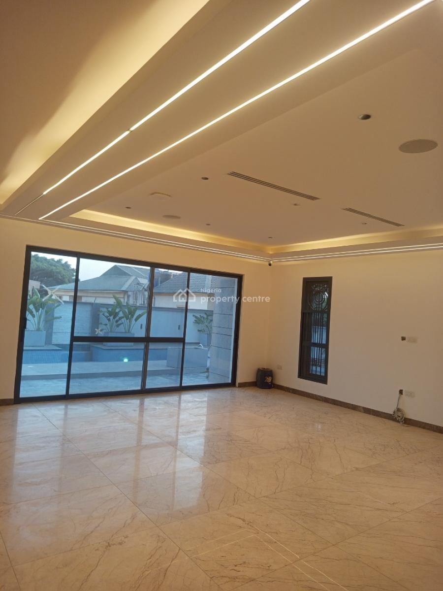 Distress 7bedroom Mansion Swimming , Gazebo,bush Bar&gym House., Maitama Main, Maitama District, Abuja, Detached Duplex for Sale