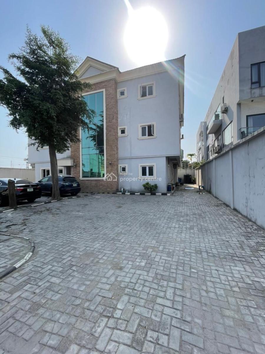 Opulent 2 Bedroom Apartment in a Secure Estate, Lekki Right Lekki Phase 1, Lekki, Lagos, Flat / Apartment for Rent