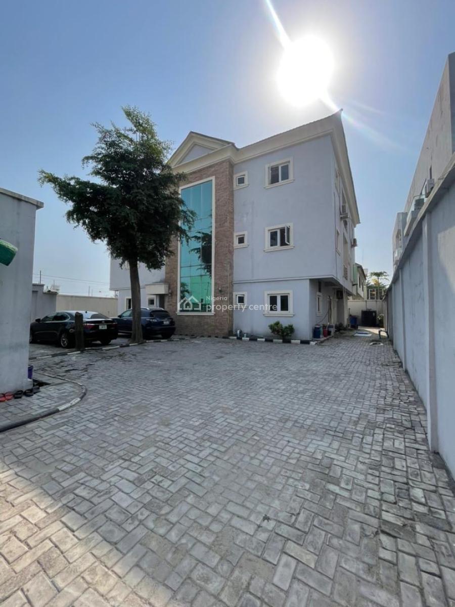 Opulent 2 Bedroom Apartment in a Secure Estate, Lekki Right Lekki Phase 1, Lekki, Lagos, Flat / Apartment for Rent