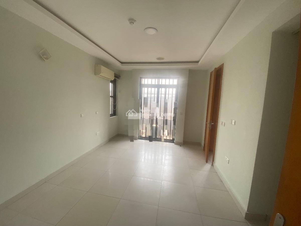Serviced 3-bedroom Flat with Elevator, Ample Parking,pool, Gym and Bq, Lekki Phase 1, Lekki, Lagos, House for Rent