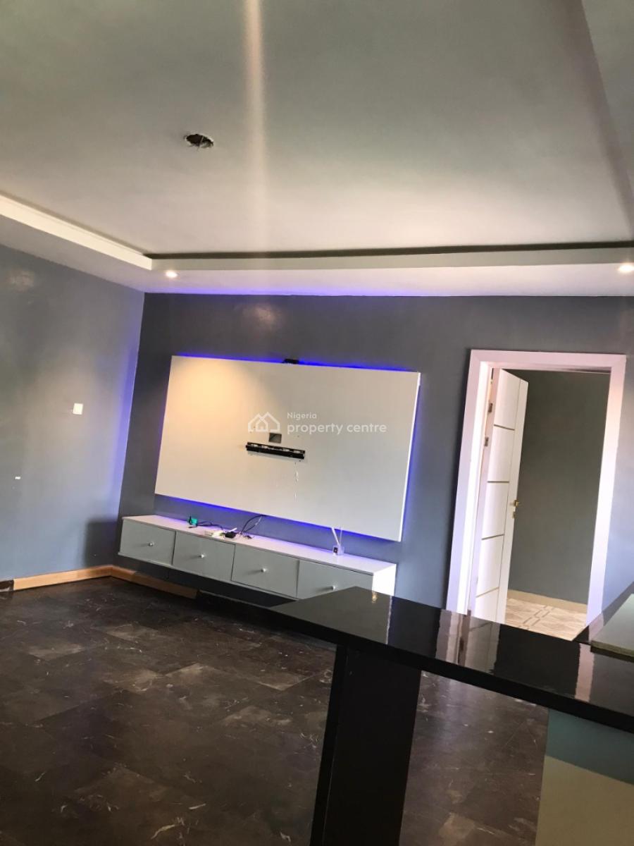 Very Standard Clean and Massive Mini Flat Upstairs in a Gated Estate, Off Admiralty Way, Lekki Phase 1, Lekki, Lagos, Flat / Apartment for Rent