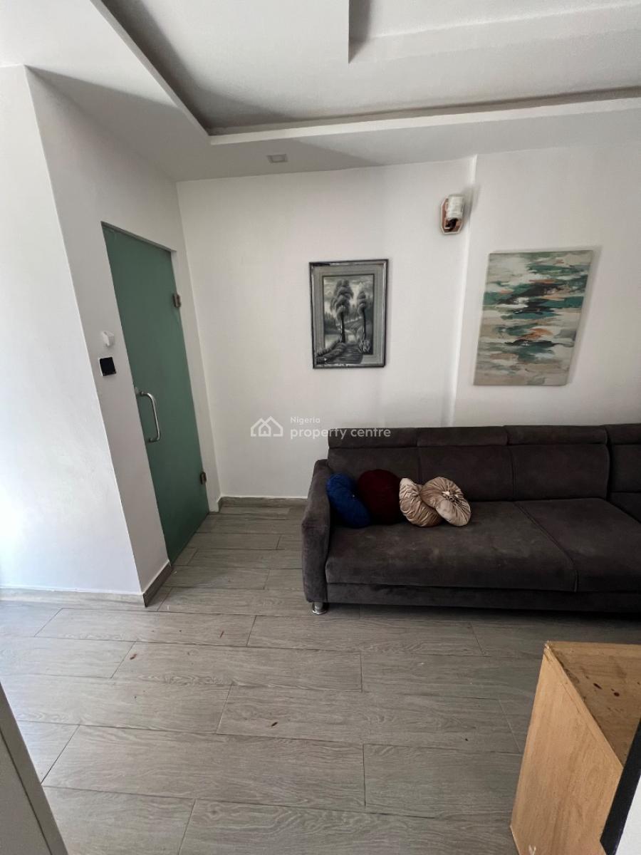 Clean, Serviced and Fully Furnished Mini-flat, with Visitors Toilet, Lekki Phase 1, Lekki, Lagos, Mini Flat (room and Parlour) for Rent