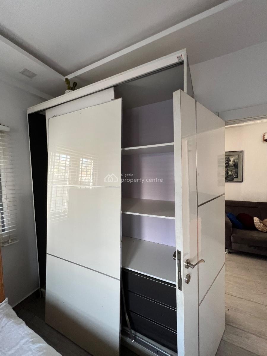 Clean, Serviced and Fully Furnished Mini-flat, with Visitors Toilet, Lekki Phase 1, Lekki, Lagos, Mini Flat (room and Parlour) for Rent
