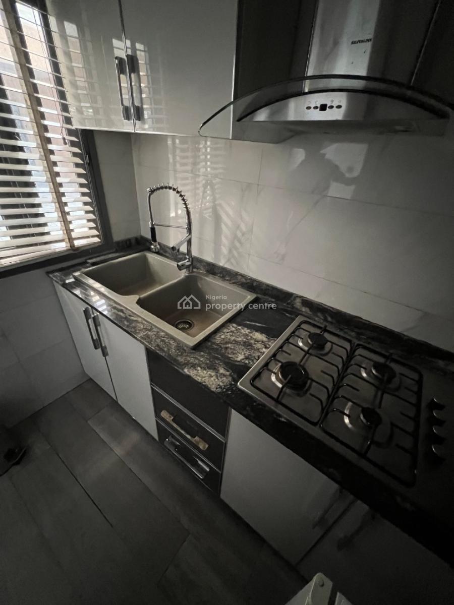 Clean, Serviced and Fully Furnished Mini-flat, with Visitors Toilet, Lekki Phase 1, Lekki, Lagos, Mini Flat (room and Parlour) for Rent