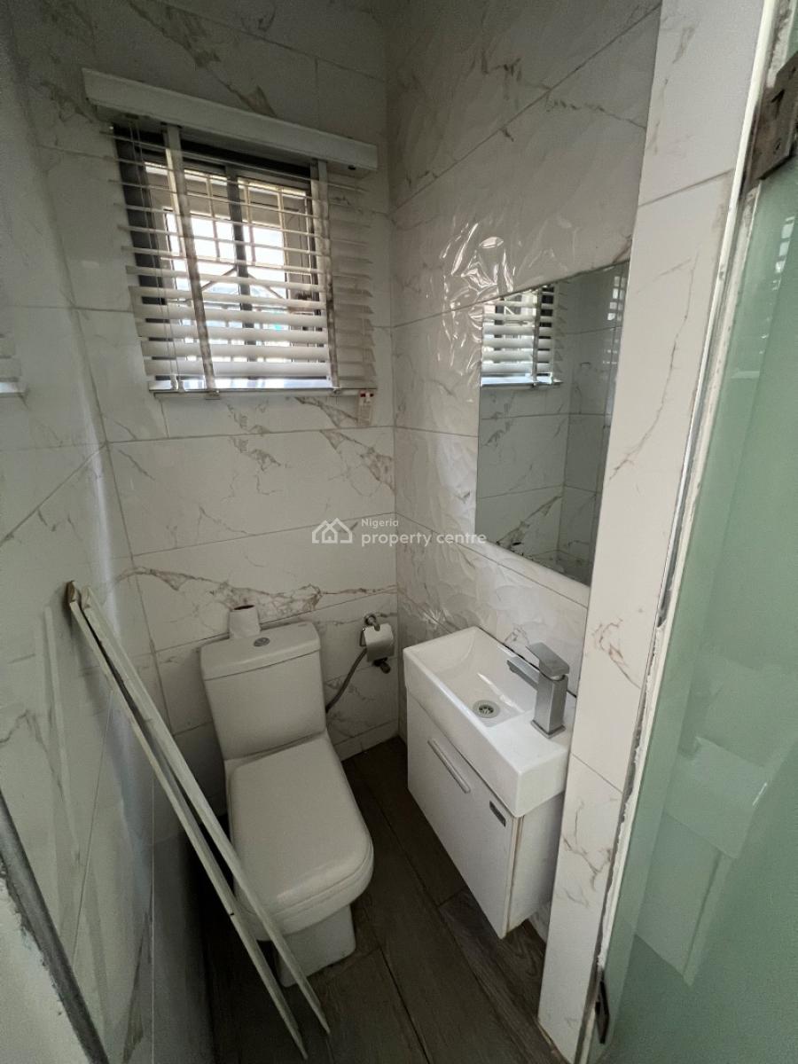 Clean, Serviced and Fully Furnished Mini-flat, with Visitors Toilet, Lekki Phase 1, Lekki, Lagos, Mini Flat (room and Parlour) for Rent