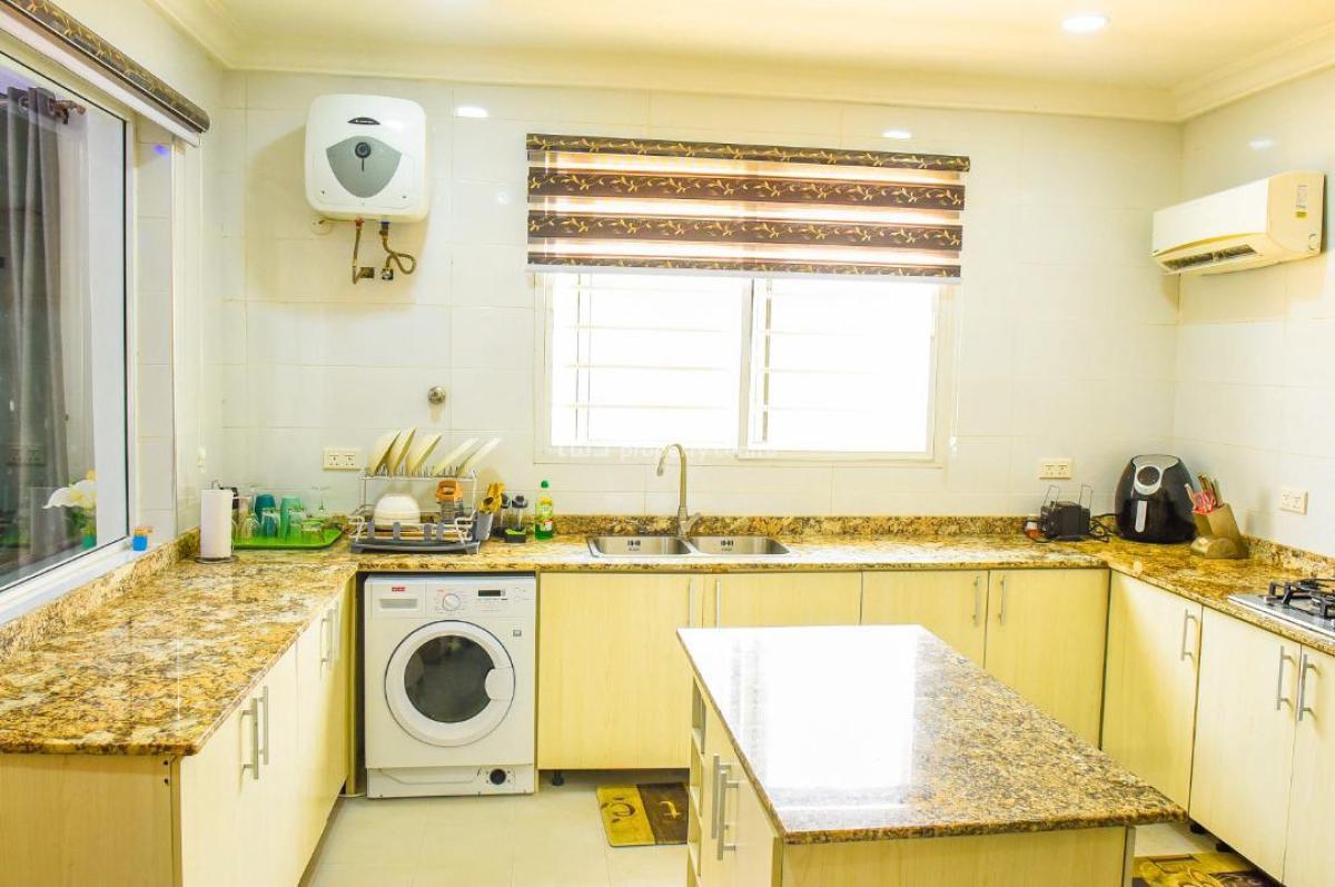 3 Bedroom Flat, Lekki Phase 1, Lekki, Lagos, Flat / Apartment for Rent