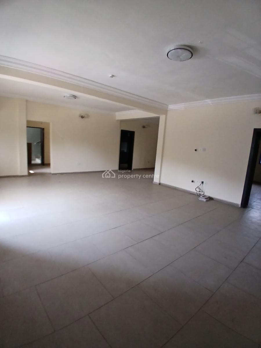 Its a Brand New and Serviced with 24/7 Power Supply 3 Bedroom En-suit, Lekki Phase 1, Lekki, Lagos, Flat / Apartment for Rent