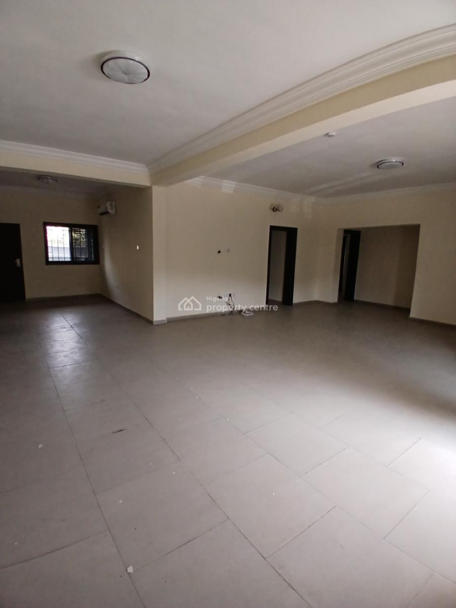 Its a Brand New and Serviced with 24/7 Power Supply 3 Bedroom En-suit, Lekki Phase 1, Lekki, Lagos, Flat / Apartment for Rent