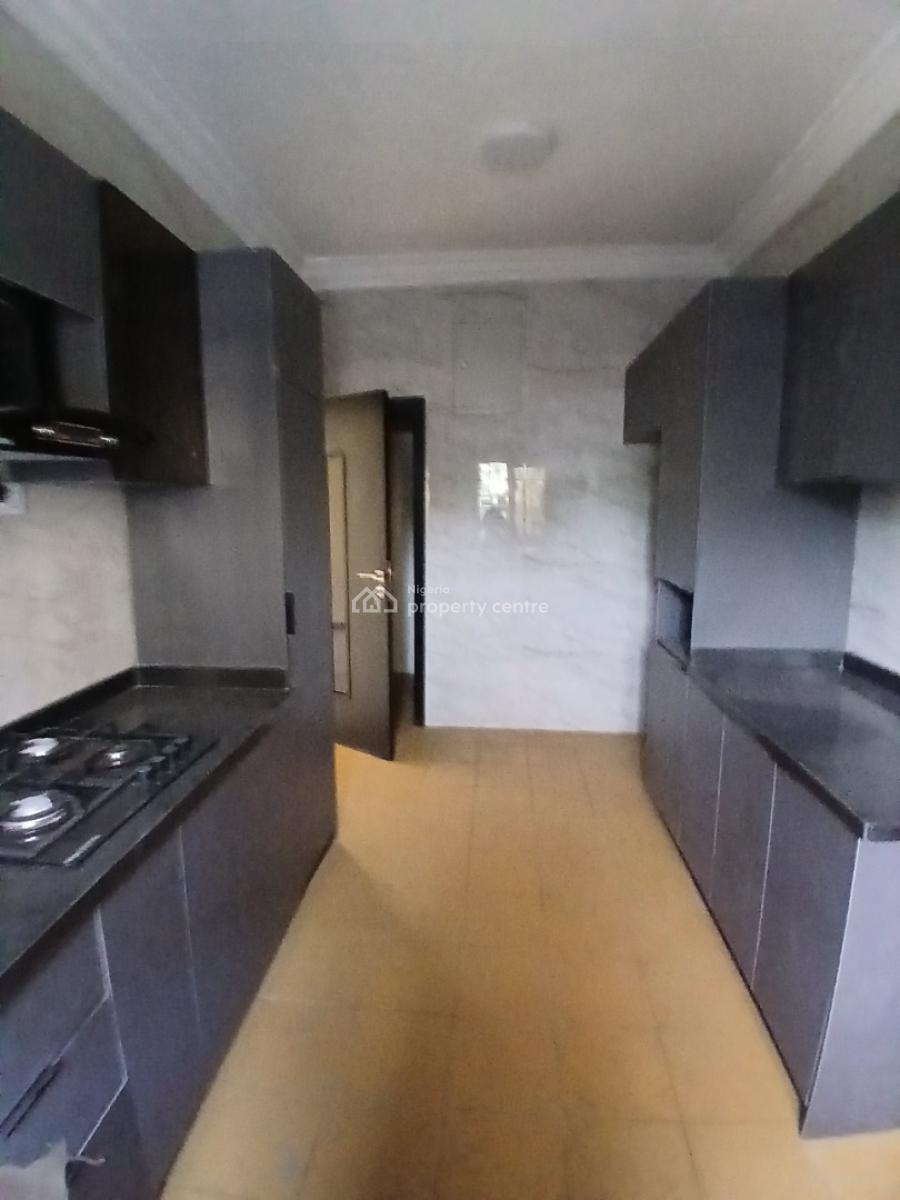 Its a Brand New and Serviced with 24/7 Power Supply 3 Bedroom En-suit, Lekki Phase 1, Lekki, Lagos, Flat / Apartment for Rent