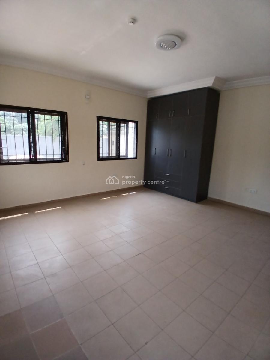 Its a Brand New and Serviced with 24/7 Power Supply 3 Bedroom En-suit, Lekki Phase 1, Lekki, Lagos, Flat / Apartment for Rent