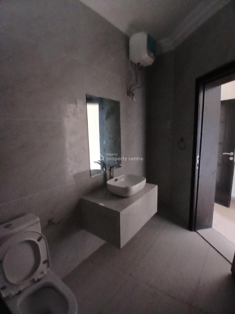 Its a Brand New and Serviced with 24/7 Power Supply 3 Bedroom En-suit, Lekki Phase 1, Lekki, Lagos, Flat / Apartment for Rent