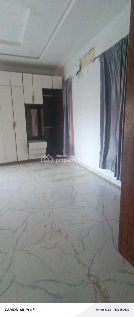 Massive Master Bedroom Shared Apartment in Chevron, Chevy View Estate, Lekki, Lagos, Self Contain (single Rooms) for Rent