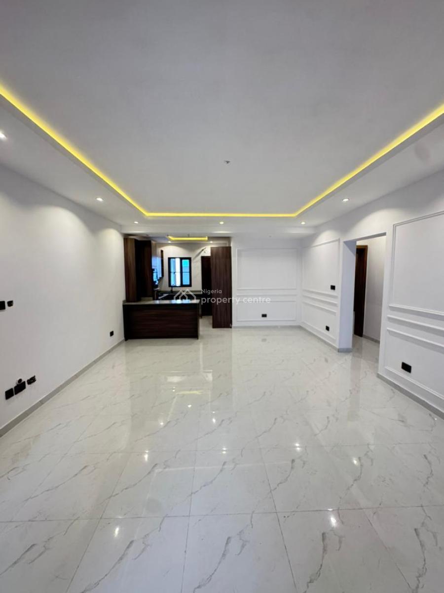 Well-finished 2-bedroom Apartment with Boys Quarters, Jakandee, Lekki, Lagos, Block of Flats for Sale