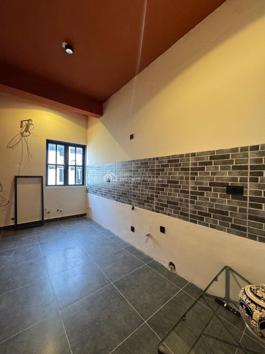 Aesthetically Pleasing 3bedroom Apartment with an Elevator Located in, Lekki Phase 1, Lekki, Lagos, Flat / Apartment for Sale