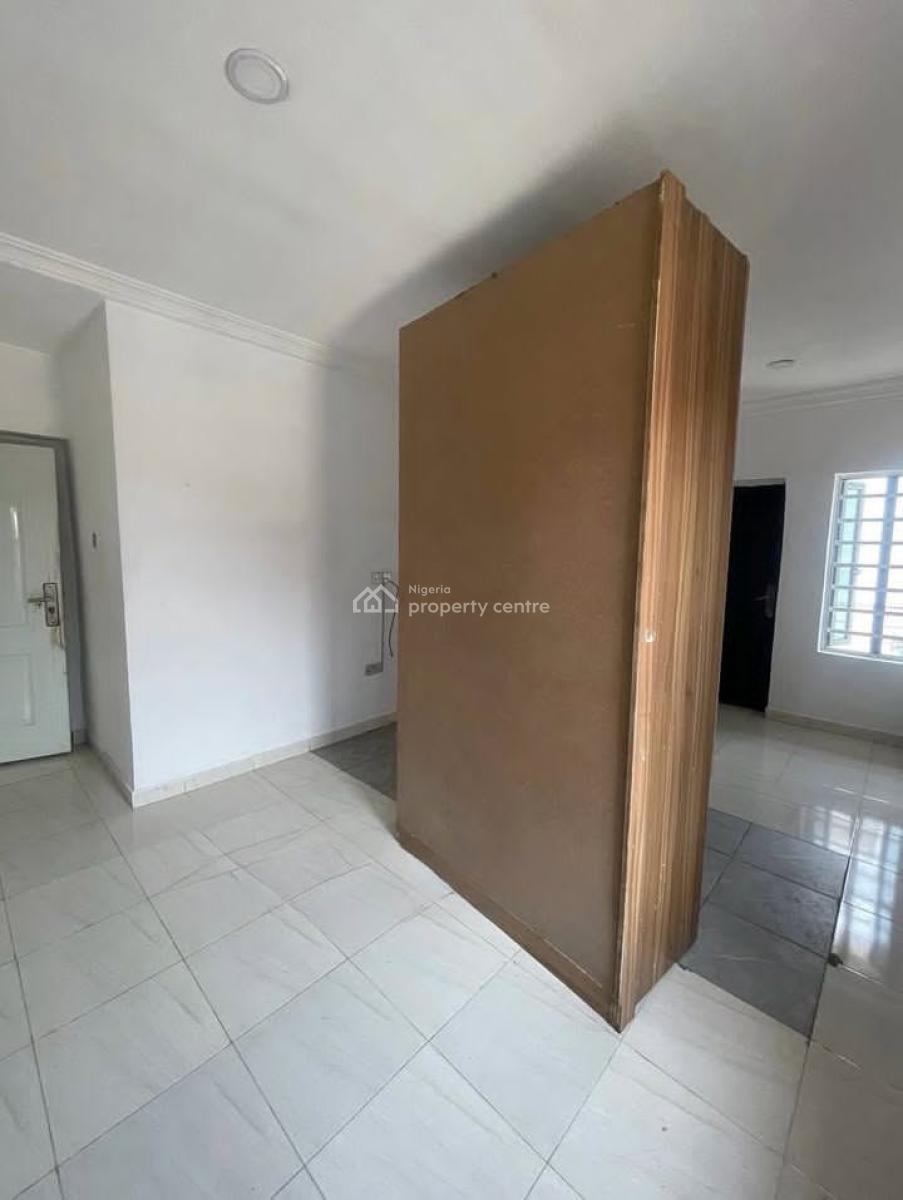 Spacious 2 Bedroom Apartment Upstairs, Lekky County Ikota, Lekki, Lagos, Flat / Apartment for Rent