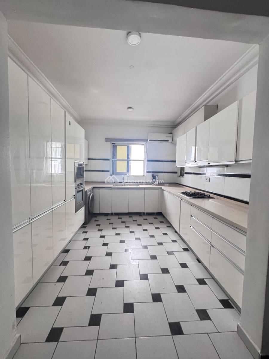 Clean 2bedroom Flat Upstairs, Ikate Lekki Lagos, Lekki, Lagos, Flat / Apartment for Rent