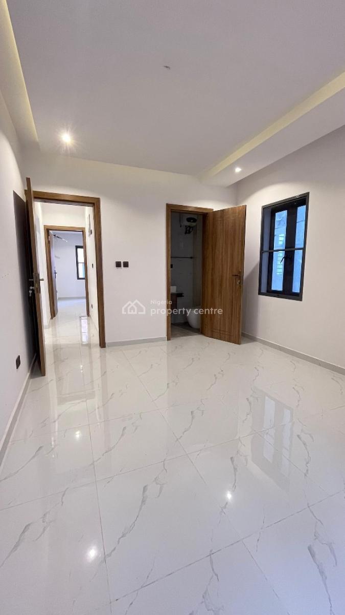 Well Built 2 Bedroom Apartment in Osapa London Jakande, Jakande, Jakande, Lekki, Lagos, Block of Flats for Sale