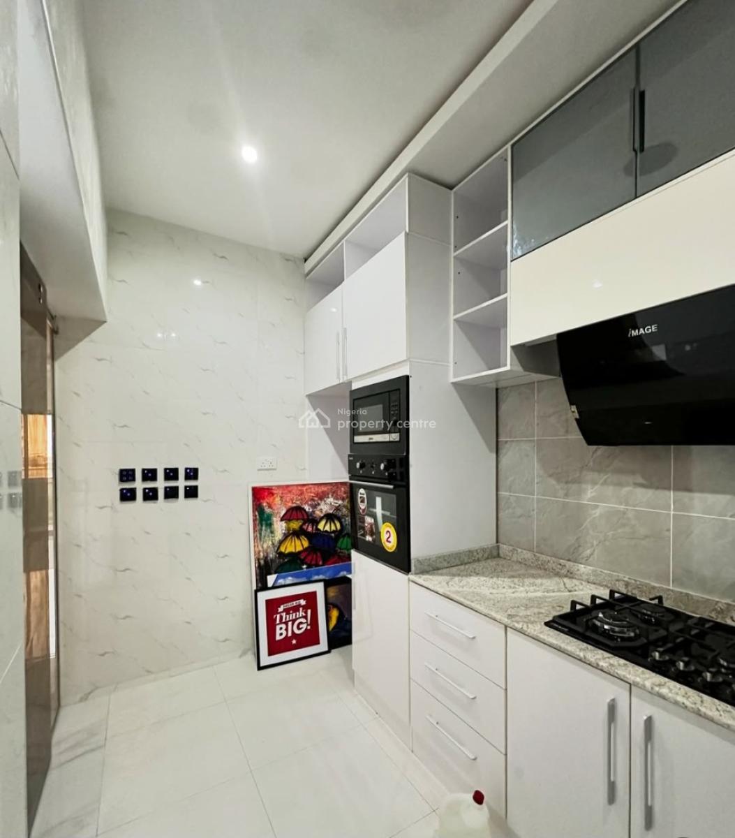 Serviced with 24/7 Power Supply 2 Bedroom En-suite Flat with Fitted Ki, Lekki Phase 1, Lekki, Lagos, Flat / Apartment for Rent