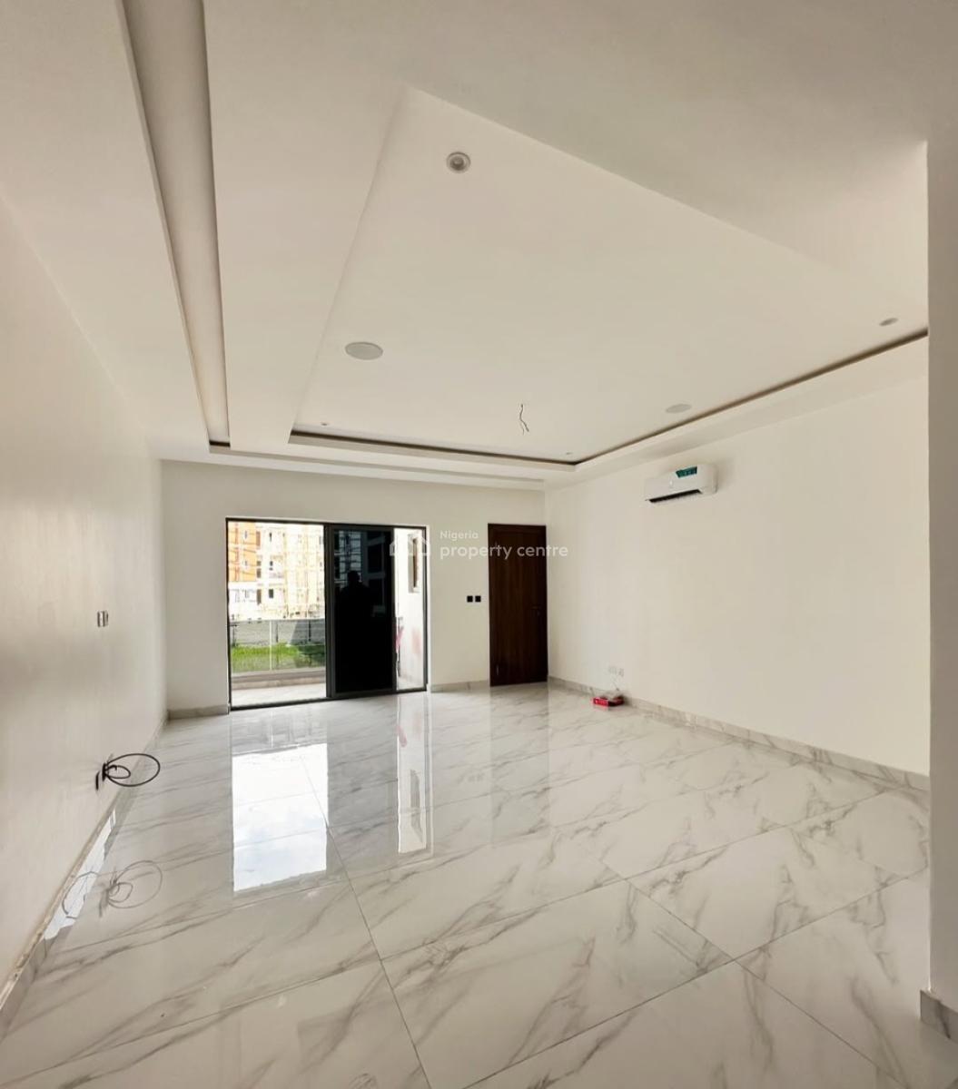 Serviced with 24/7 Power Supply 2 Bedroom En-suite Flat with Fitted Ki, Lekki Phase 1, Lekki, Lagos, Flat / Apartment for Rent