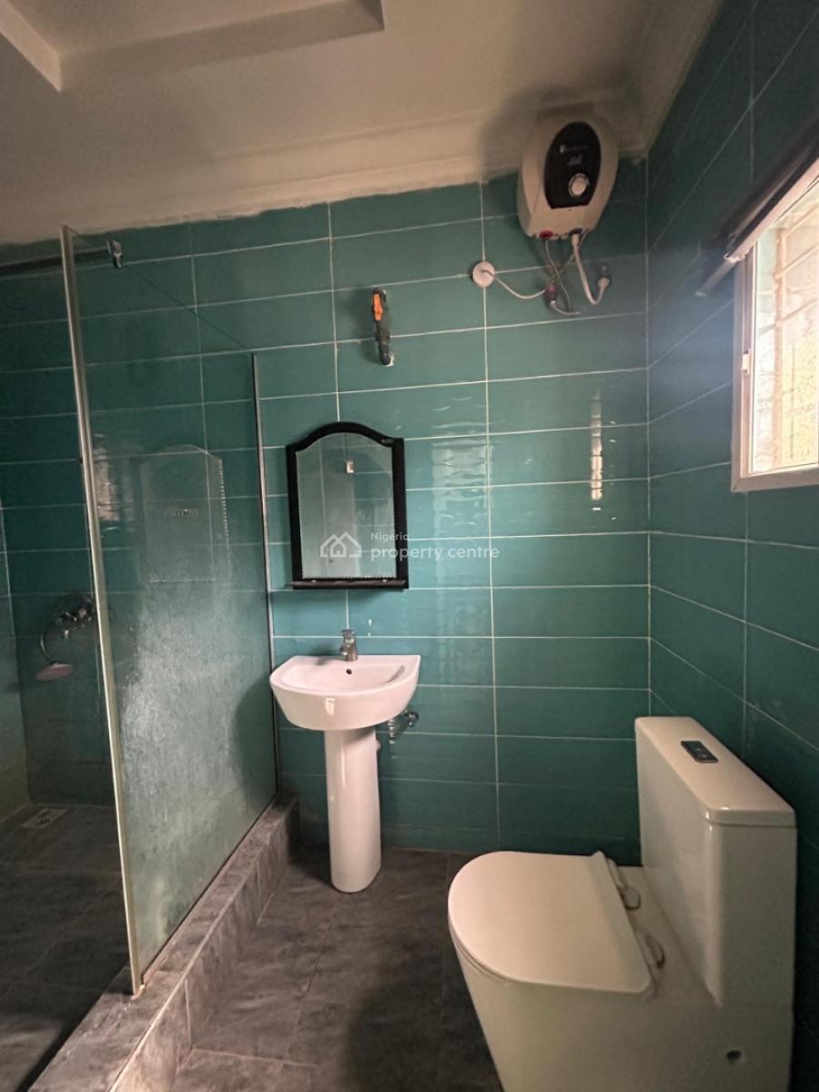 a Classy and Well Maintained Block of 6 Units of 2 Bedroom Flats, Off Admiralty Way, Lekki Phase 1, Lekki, Lagos, Flat / Apartment for Rent