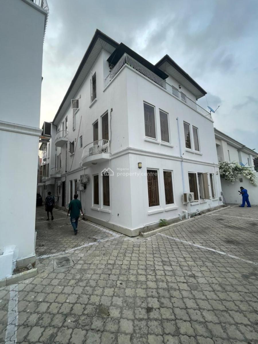Luxury Sharp Renovated 2 Bedroom Apartment, Admiralty Way, Lekki Phase 1, Lekki, Lagos, Flat / Apartment for Rent