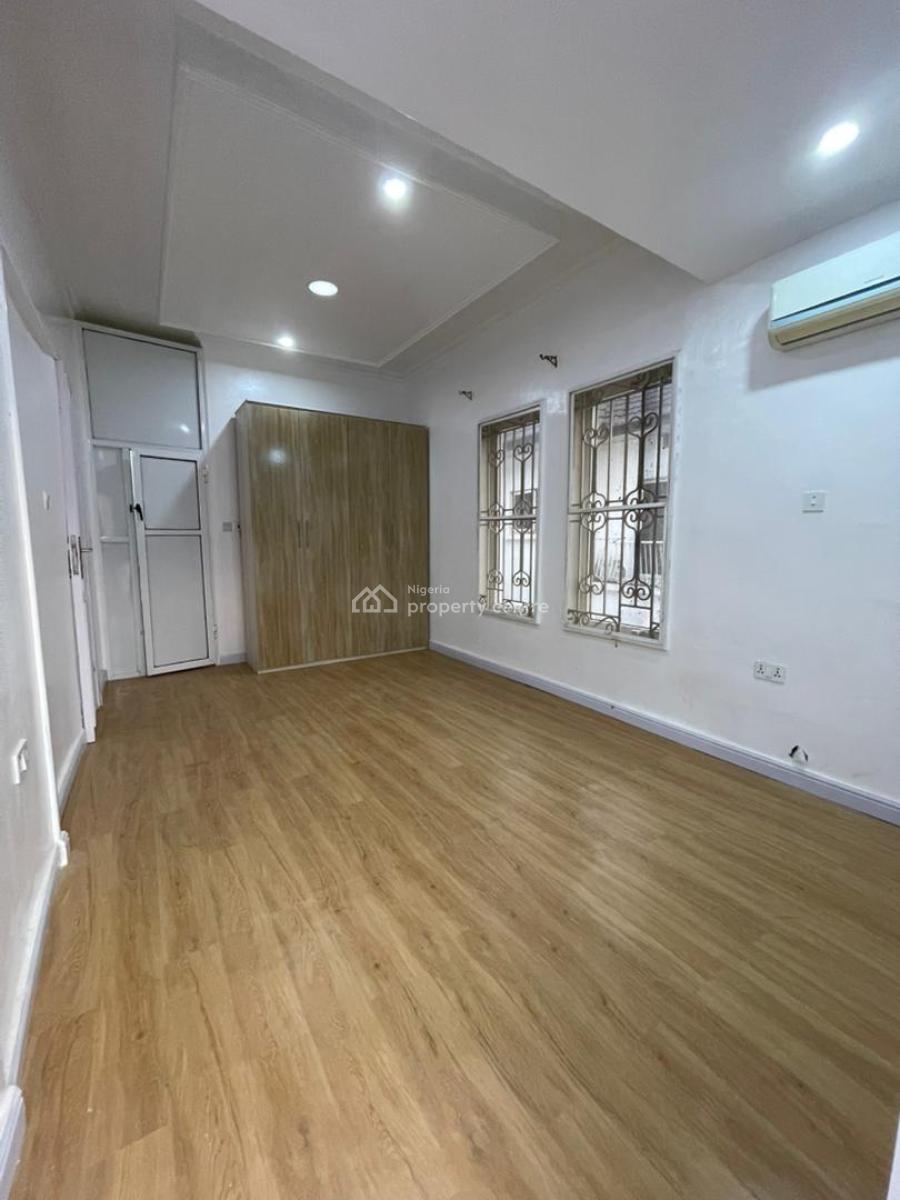 Luxury Sharp Renovated 2 Bedroom Apartment, Admiralty Way, Lekki Phase 1, Lekki, Lagos, Flat / Apartment for Rent