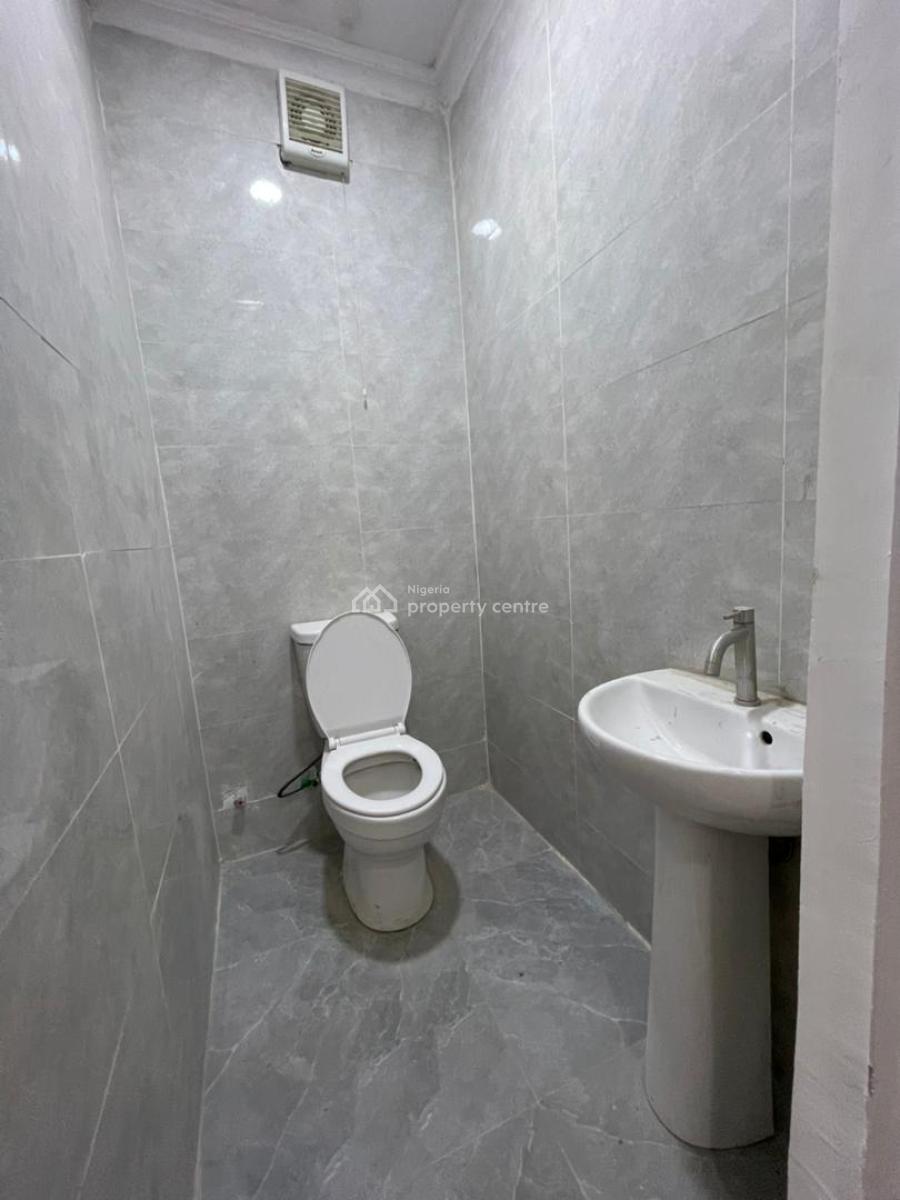 Luxury Sharp Renovated 2 Bedroom Apartment, Admiralty Way, Lekki Phase 1, Lekki, Lagos, Flat / Apartment for Rent