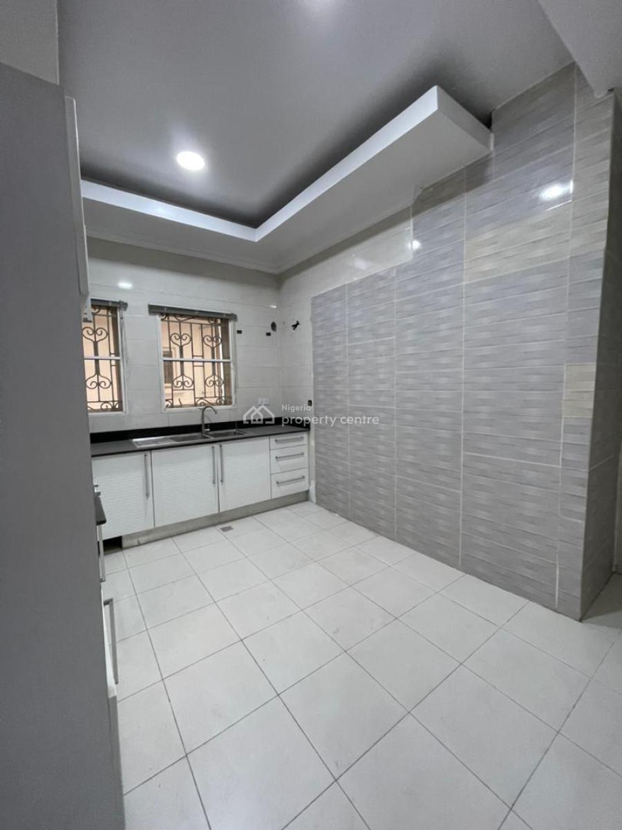 Luxury Sharp Renovated 2 Bedroom Apartment, Admiralty Way, Lekki Phase 1, Lekki, Lagos, Flat / Apartment for Rent