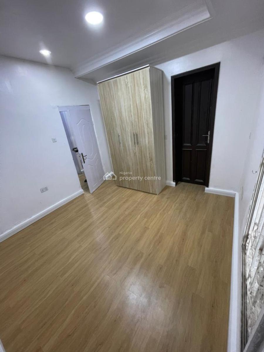 Luxury Sharp Renovated 2 Bedroom Apartment, Admiralty Way, Lekki Phase 1, Lekki, Lagos, Flat / Apartment for Rent