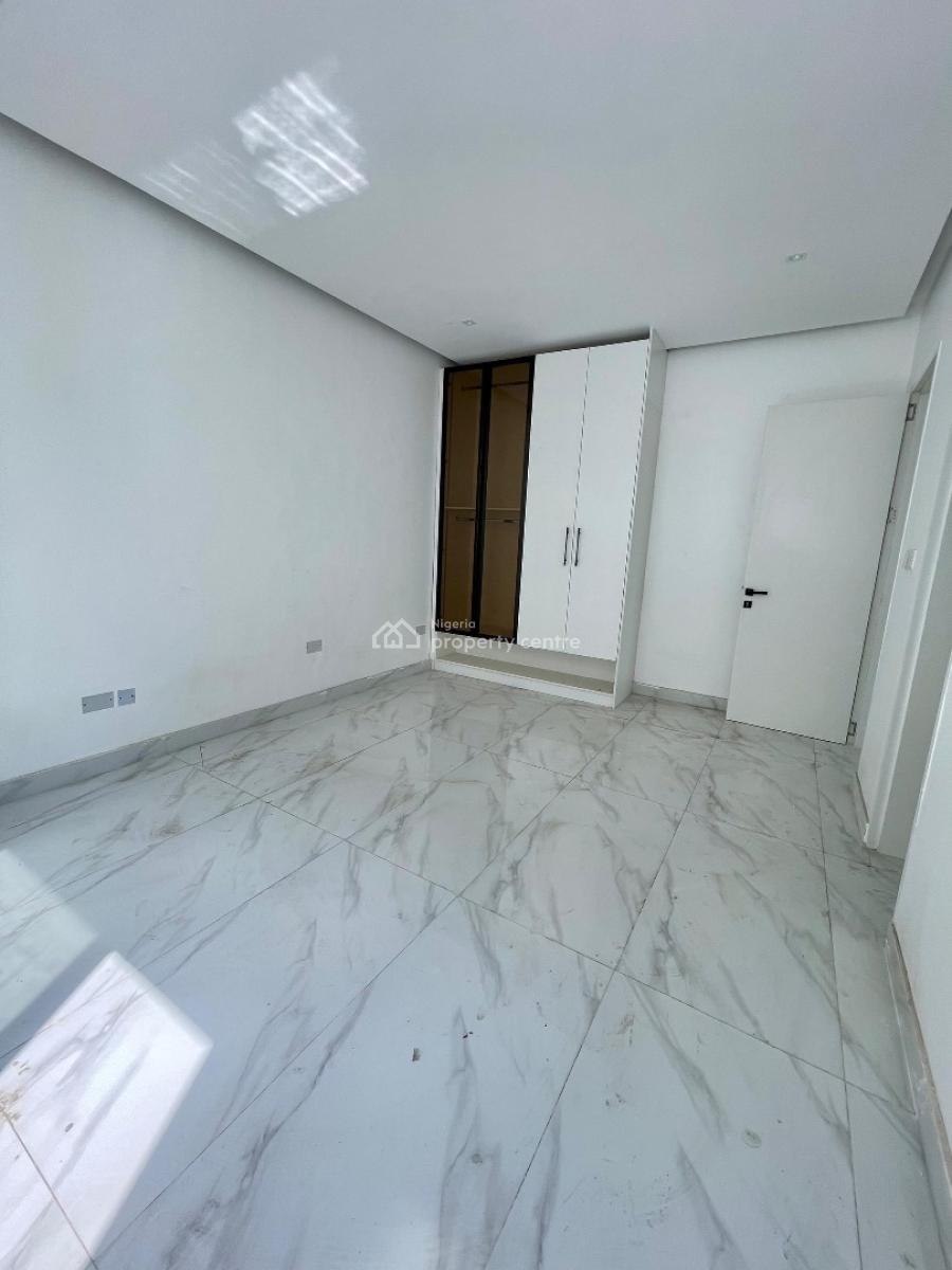 Luxury 2 Bedroom Apartment in The Perfect Location in Lekki Phase 1, Lekki Phase 1, Lekki Phase 1, Lekki, Lagos, Block of Flats for Sale